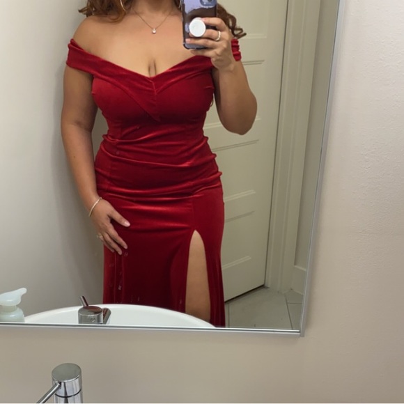 Red Velvet Off The Shoulder Maxi Dress - Picture 5 of 6